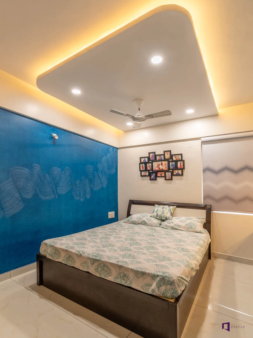 LUXURY BEDROOM