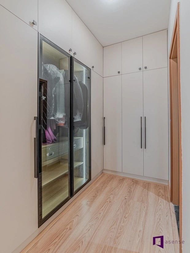 Is an L-Shape Wardrobe Design Better for Bedrooms?